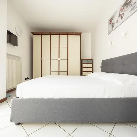 - The - Self Check-in Apartamento