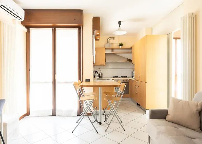 - The - Self Check-in * بولونيا